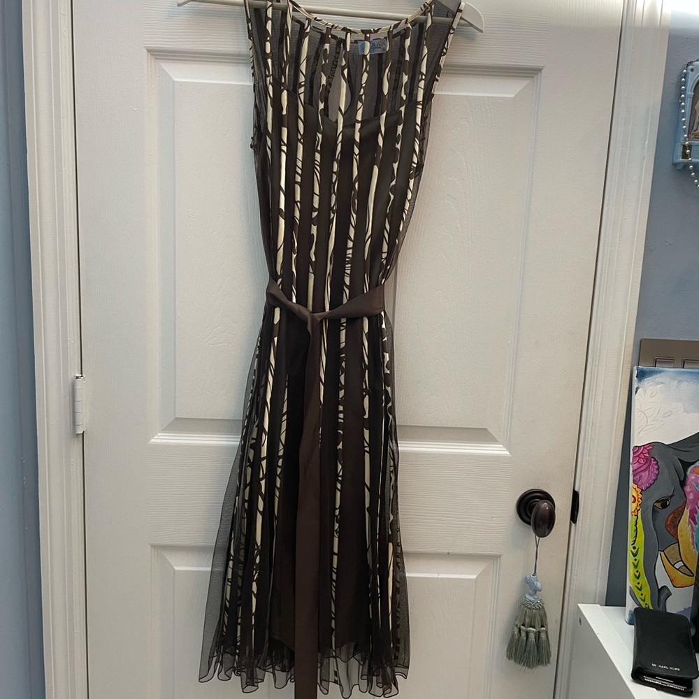 Sahara size 8 brown and cream With brown liner Dress